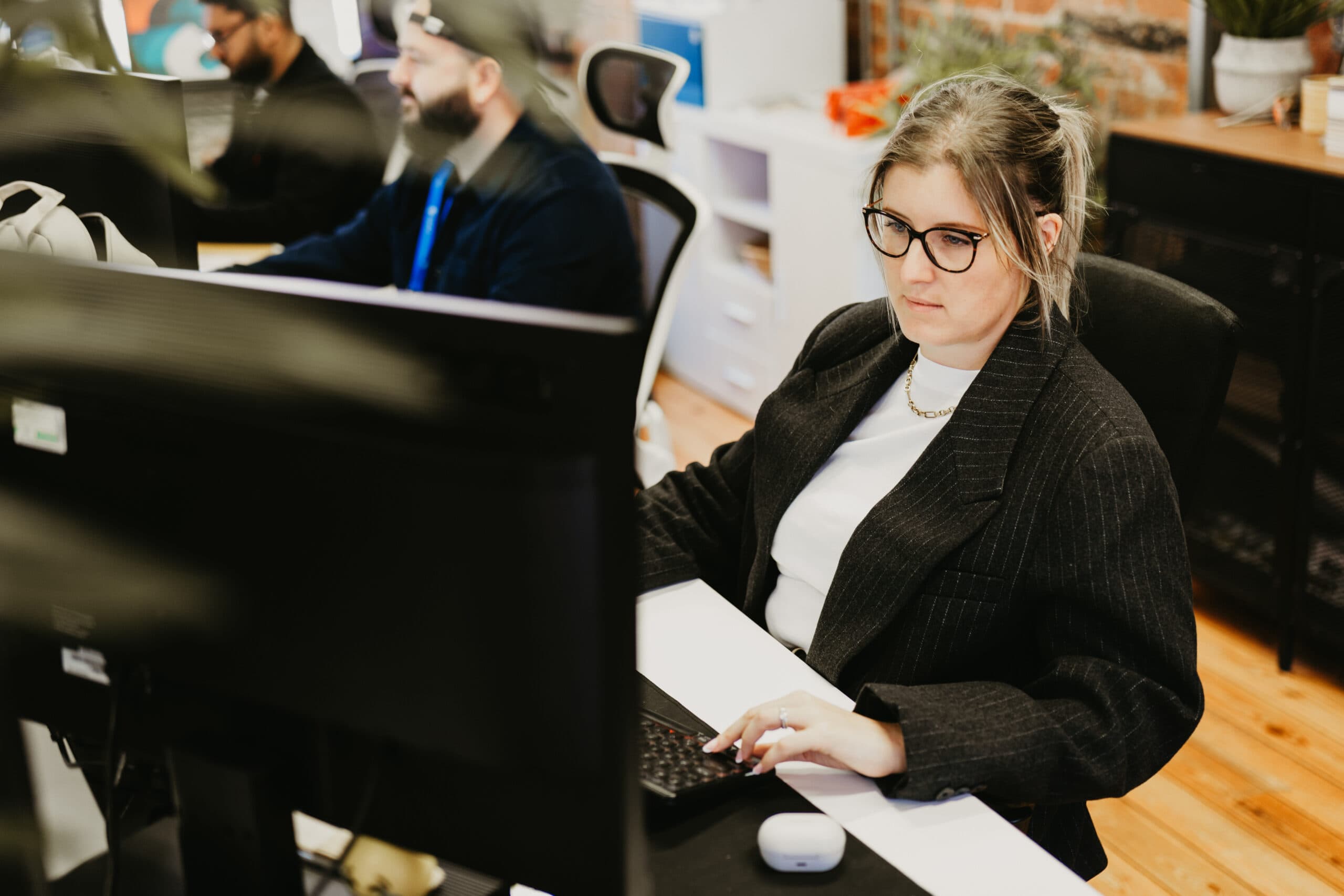 Story & Content bottom decorative image